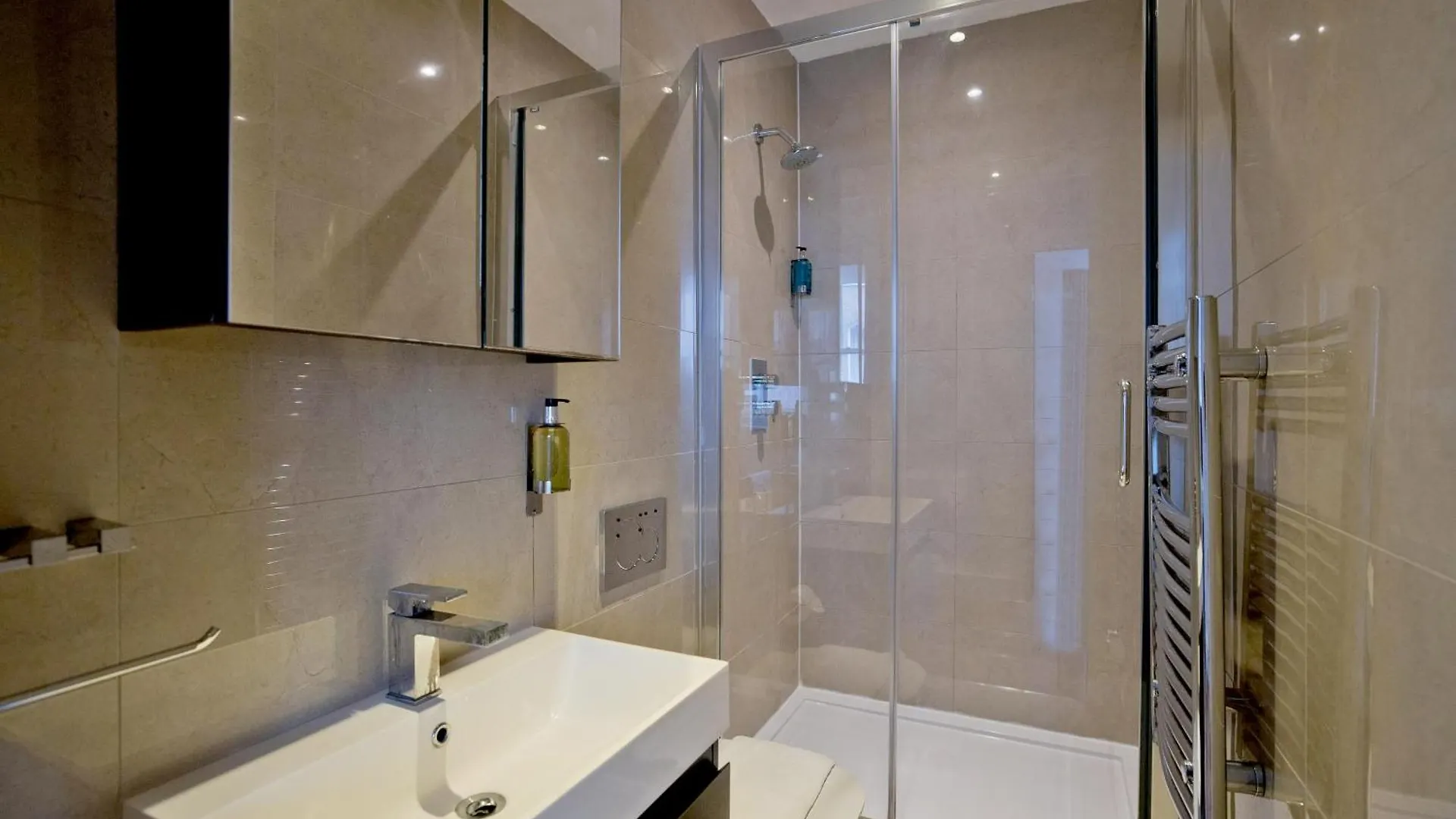 Imperial Liverpool Street Apartments Londyn