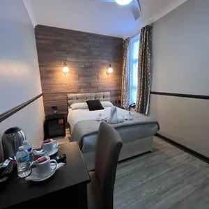 3* Nocleg ze śniadaniem The Commongate
