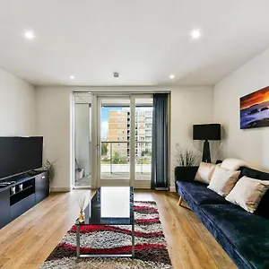 Amazing 2 Bed 2 Bath Flat In Canary Wharf London